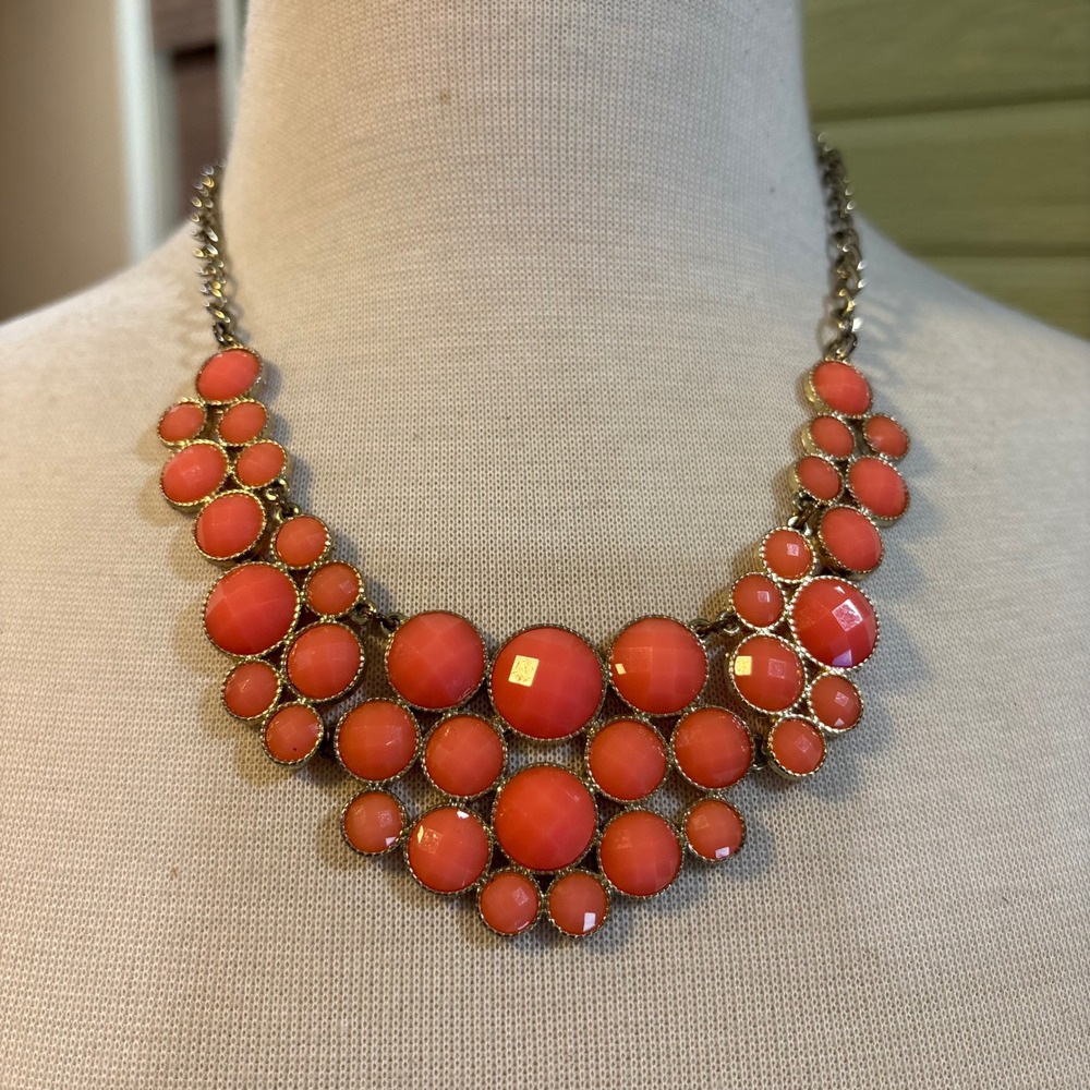 Coral Pink Faceted Bib Statement Necklace Gold‎ Tone Adjustable Cluster